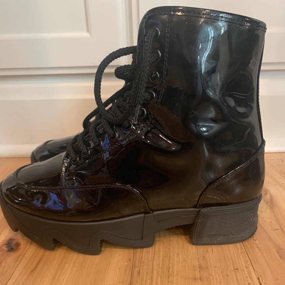 IRI high sneaker